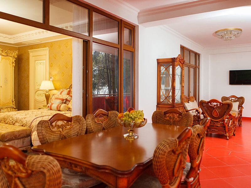 Посмотреть в галерее Люкс 4-местный 3-комнатный