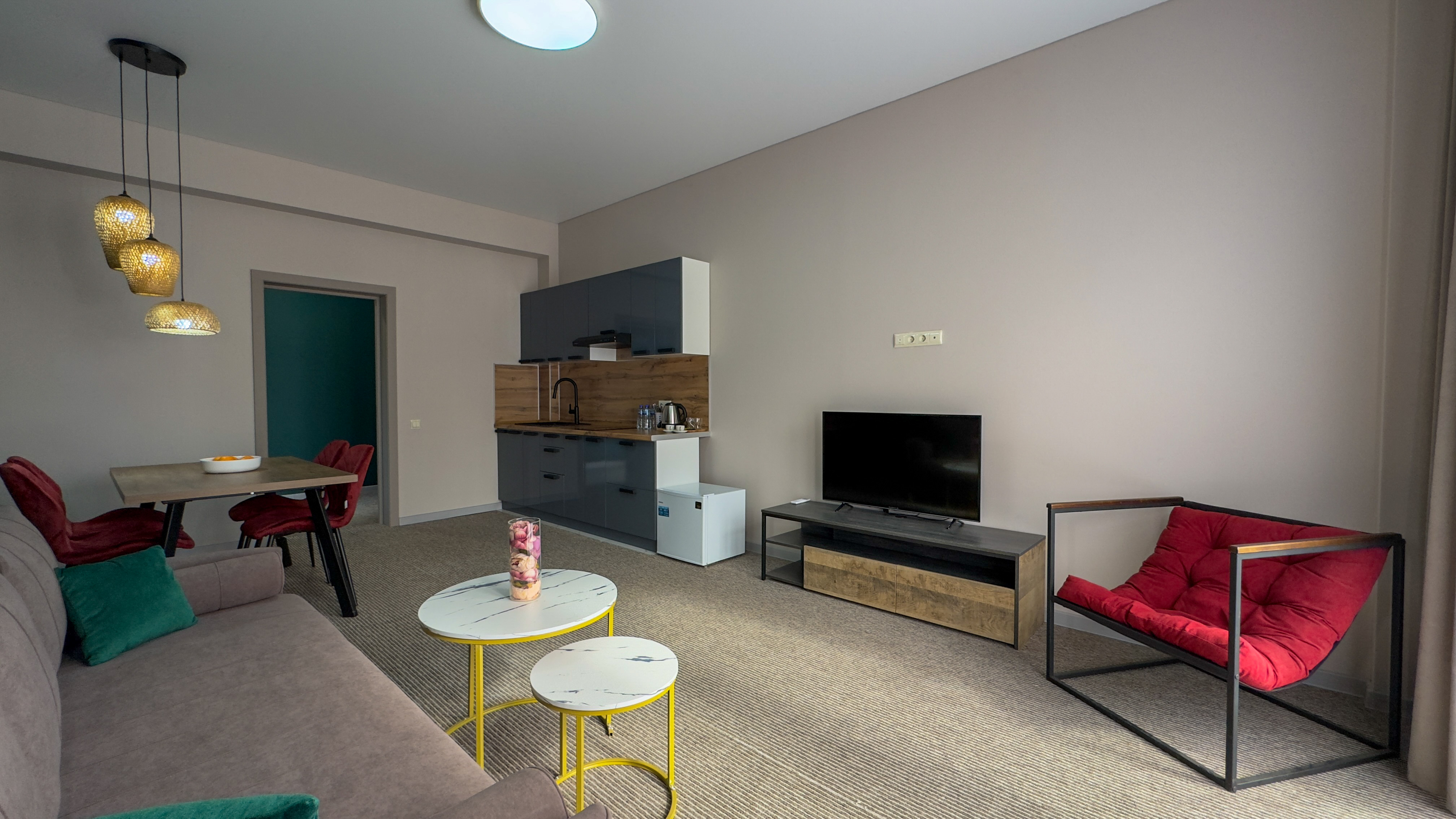 Апартаменты 2-местный 2-комнатный с балконом корпус 2