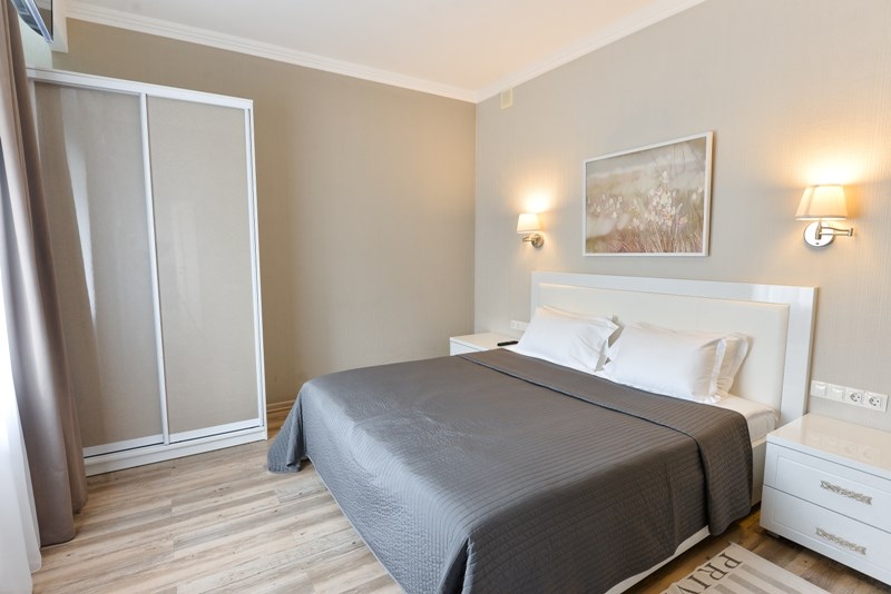 Люкс 2-местный 2-комнатный (№110,201-204,206,216,217,302,305,306,310)