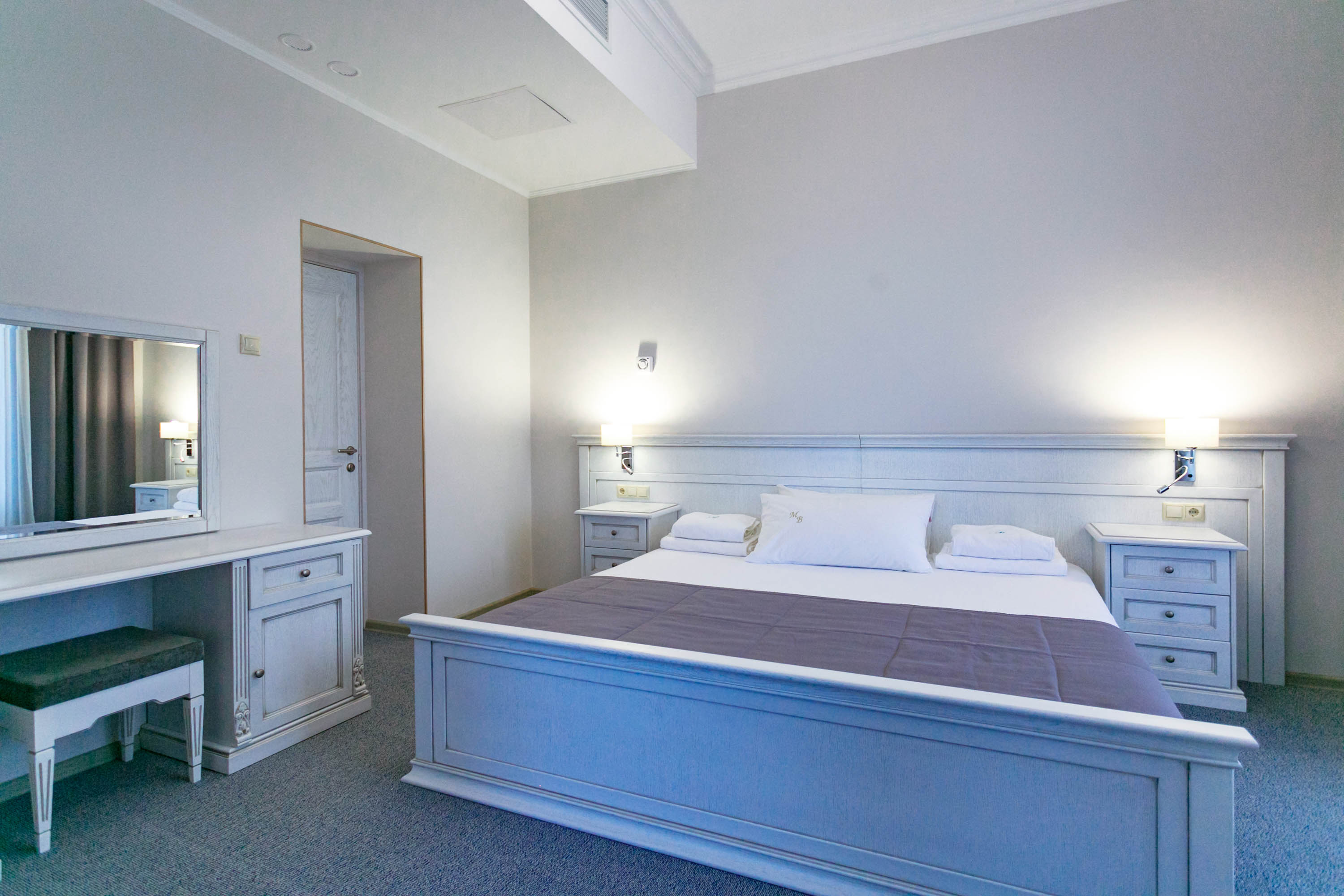 Апартаменты 2-местный 3-комнатный Салют 