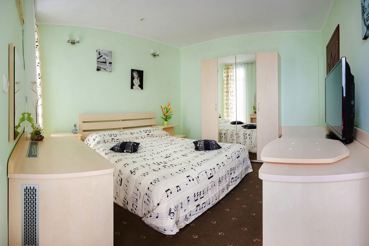 Deluxe 2 (1-4 этажи)