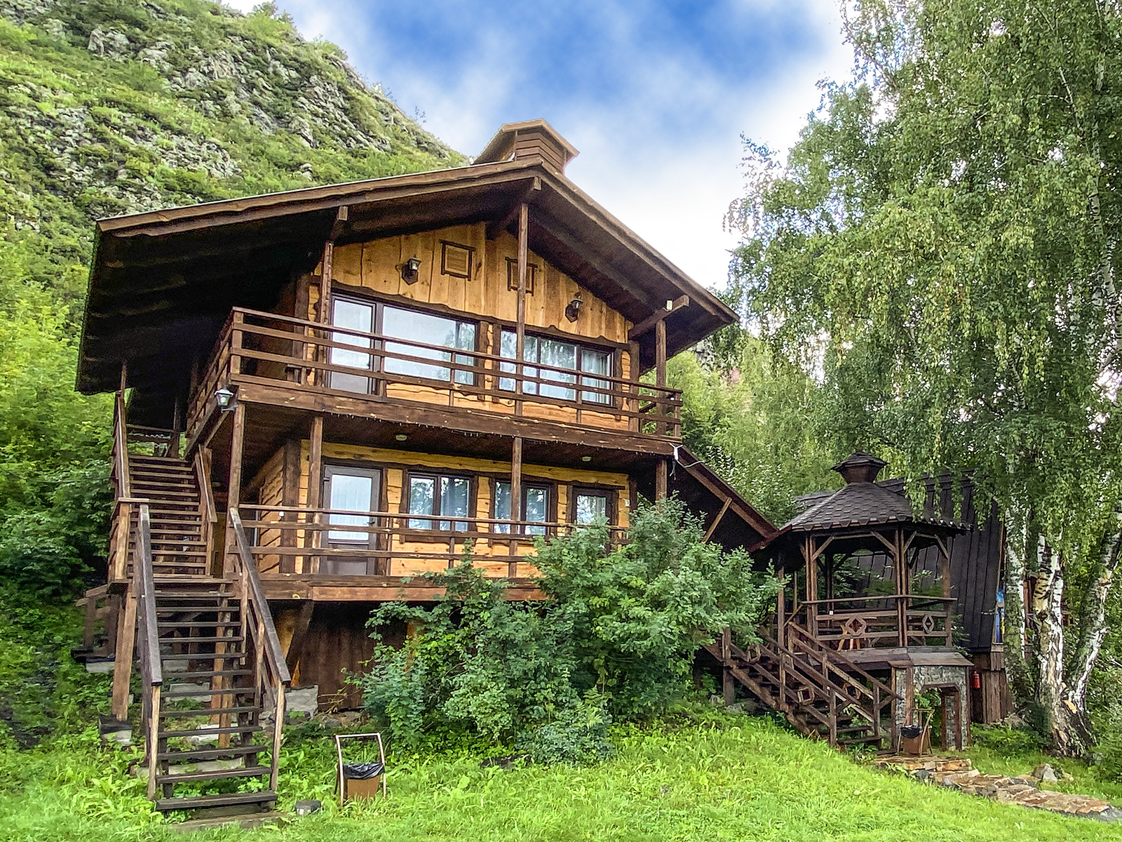 Шале 2-местный (2 этаж) первая комната