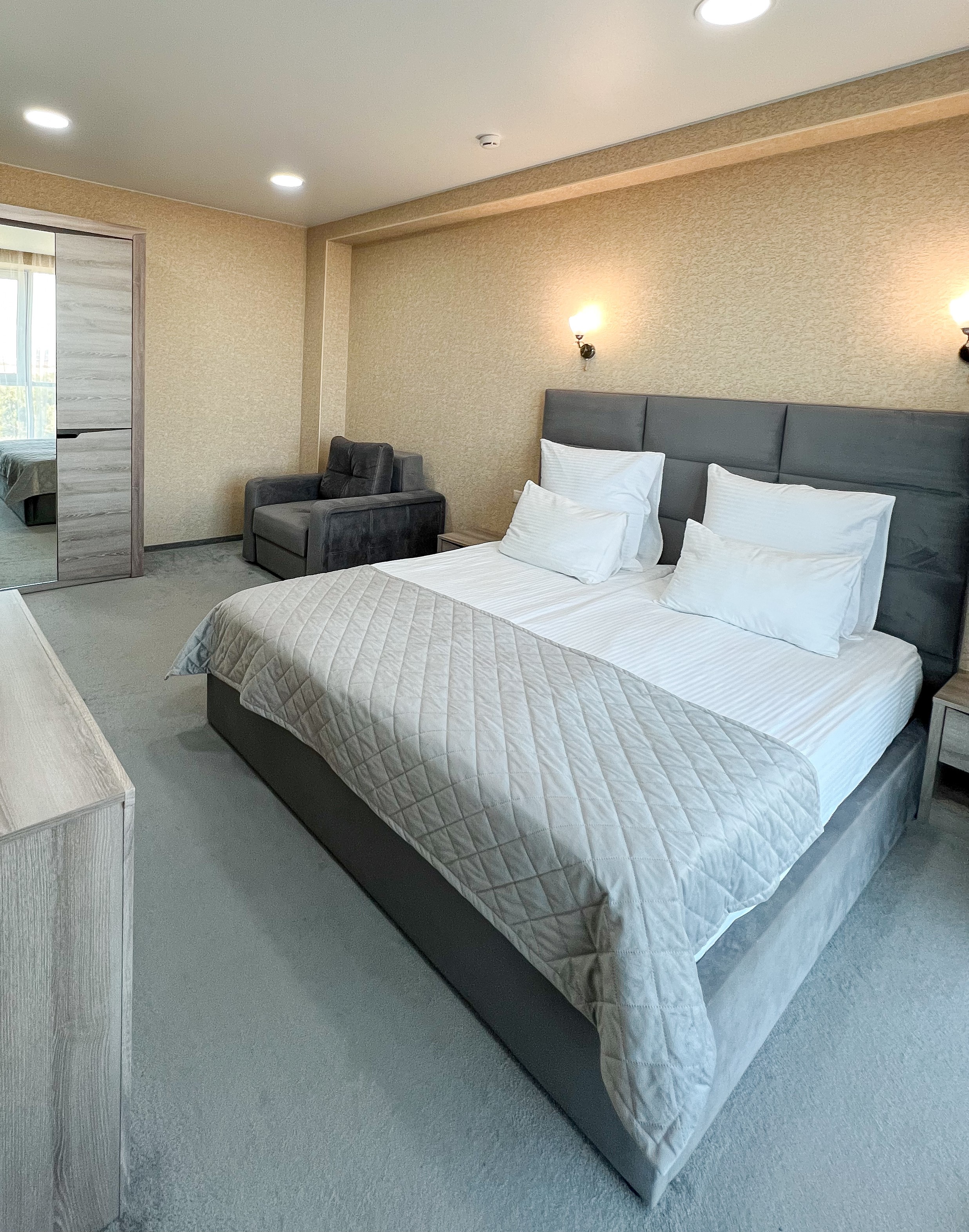 Посмотреть в галерее Suite 2-местный 2-комнатный