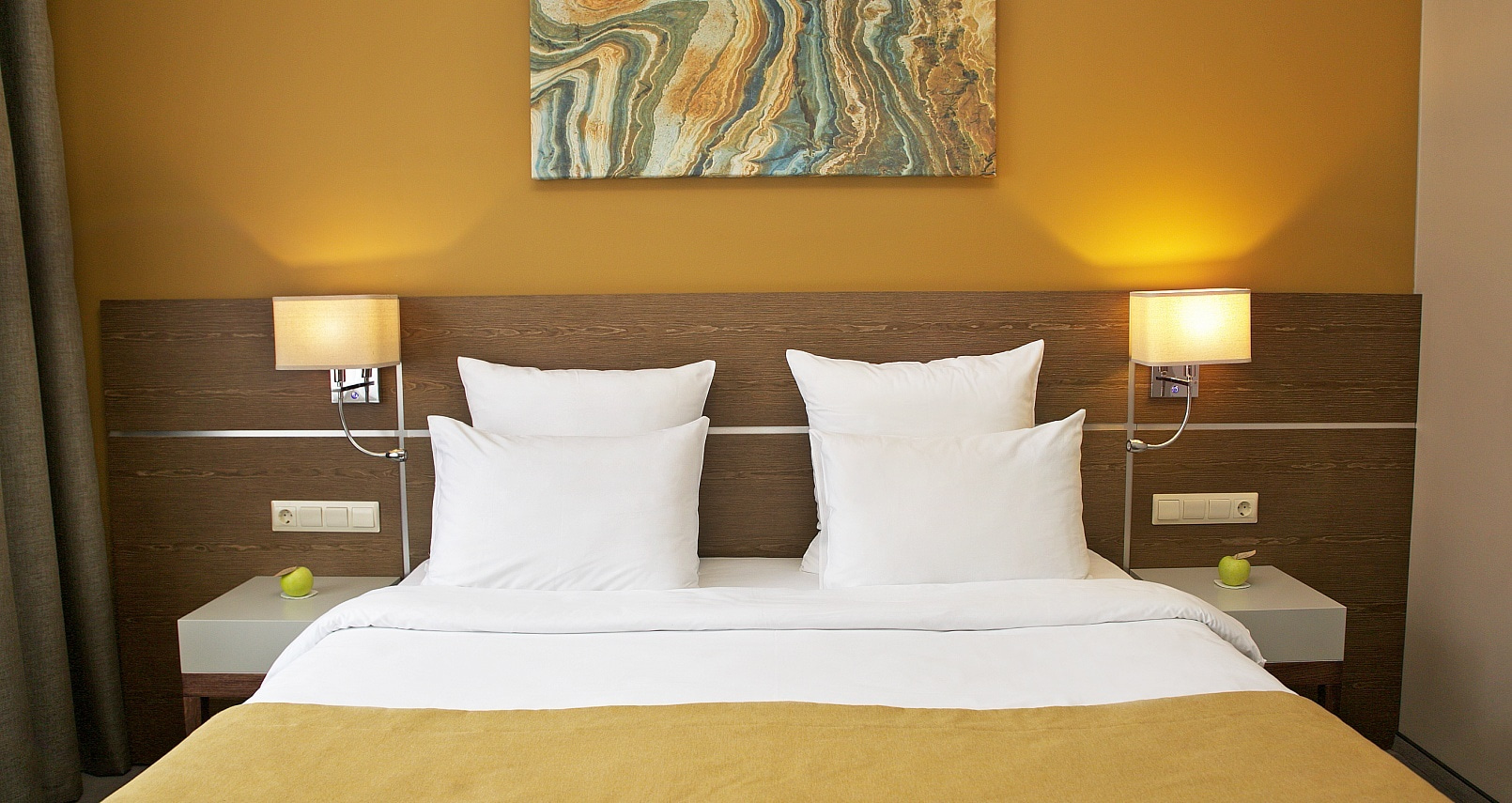 Посмотреть в галерее Junior Suite, вид на Олимпийскую деревню (2 этаж)