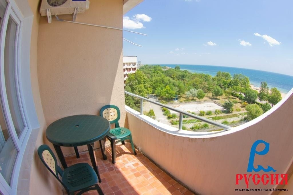 Стандарт Улучшенный, Главный корпус 