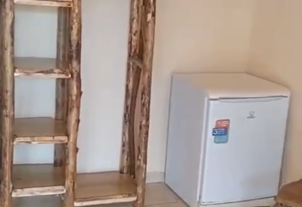 Посмотреть в галерее 2-мест. в домике