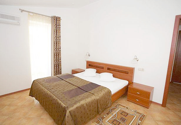 Посмотреть в галерее Полулюкс Junior Suite 3-местный