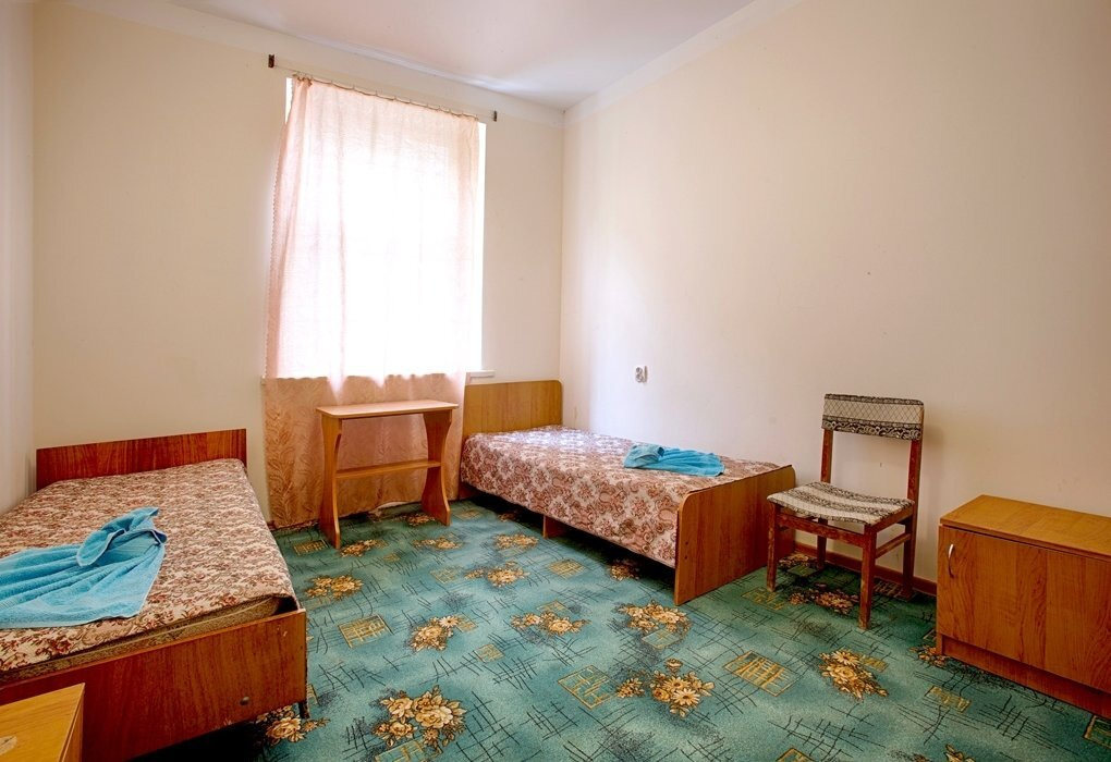 Эконом (душ на этаже) 