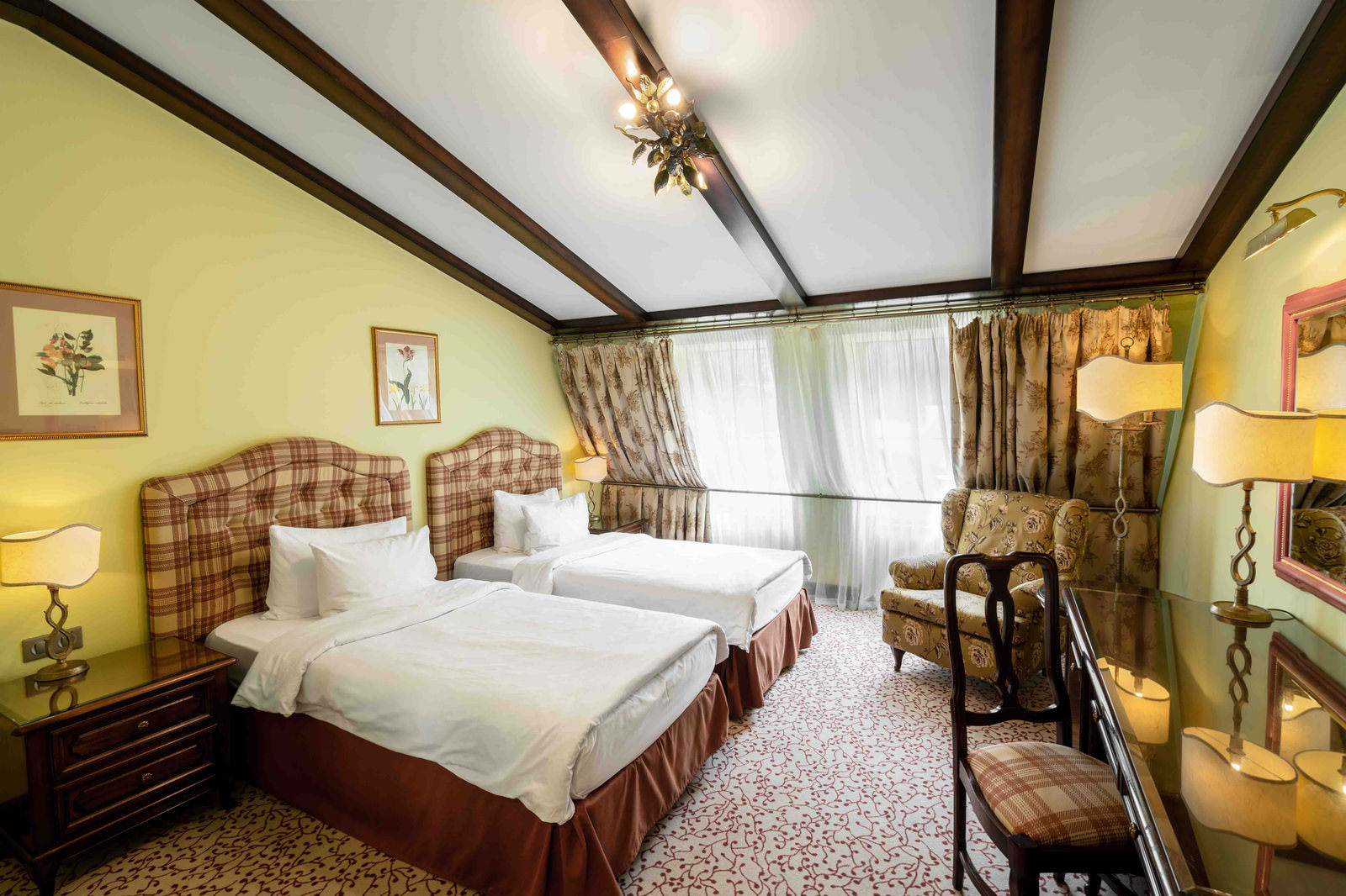 Делюкс Твин Мансарда 2-местный