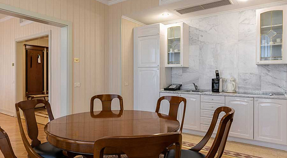 Апартаменты 2-местный 3-комнатный №803 без балкона, окна без возможности открытия