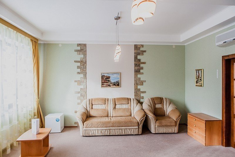 Джуниор Сюит