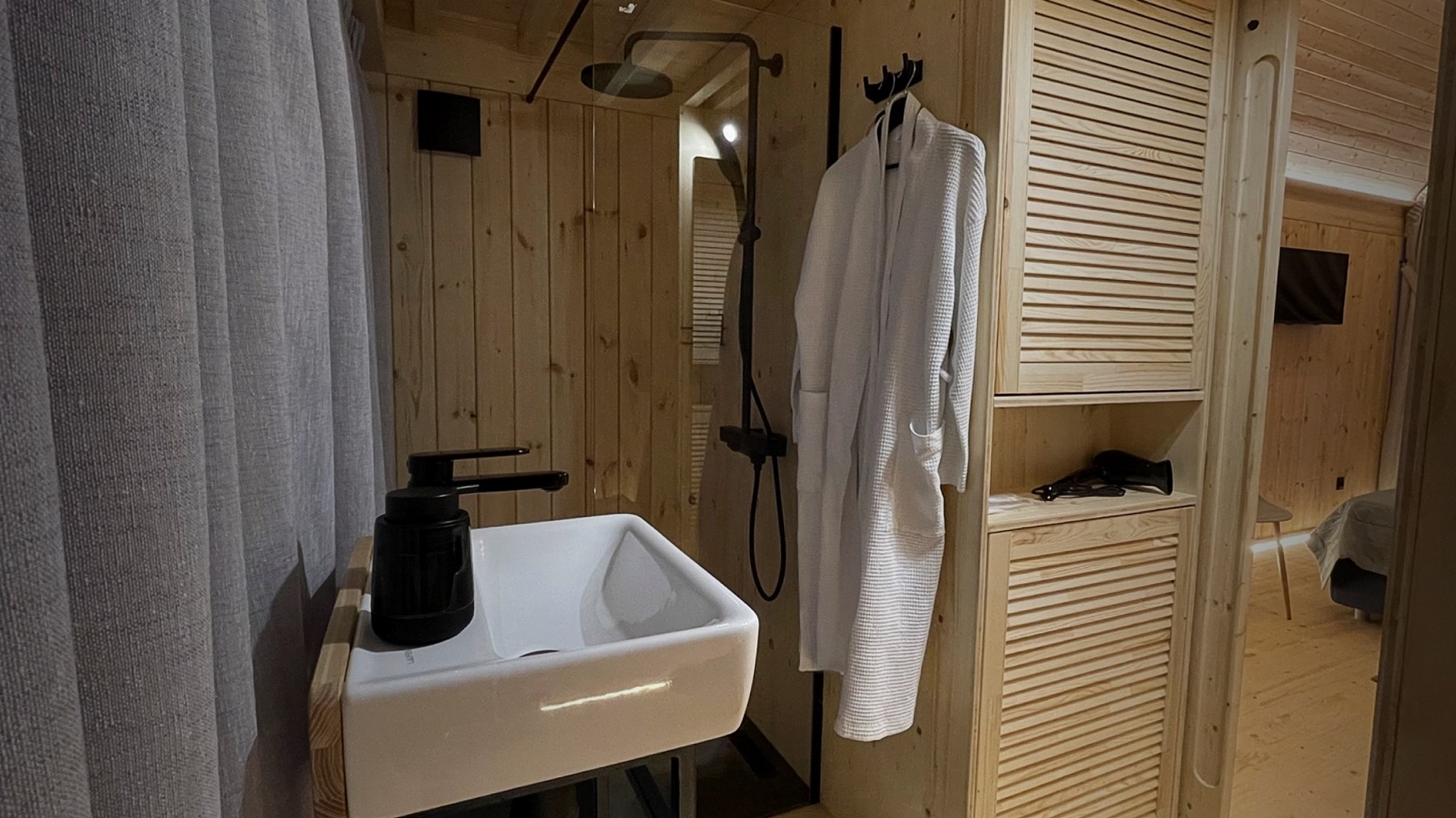 Дом 2-мест.1-комн.Эко-дом у воды