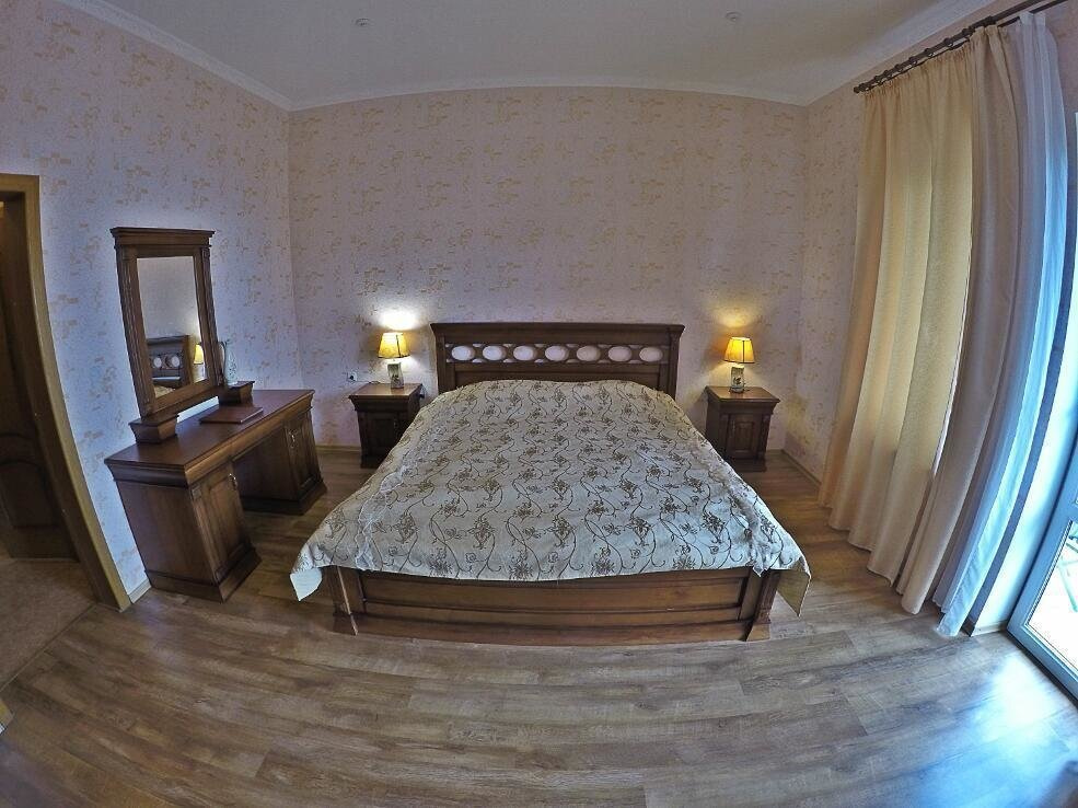 Посмотреть в галерее Люкс 2-комнатный