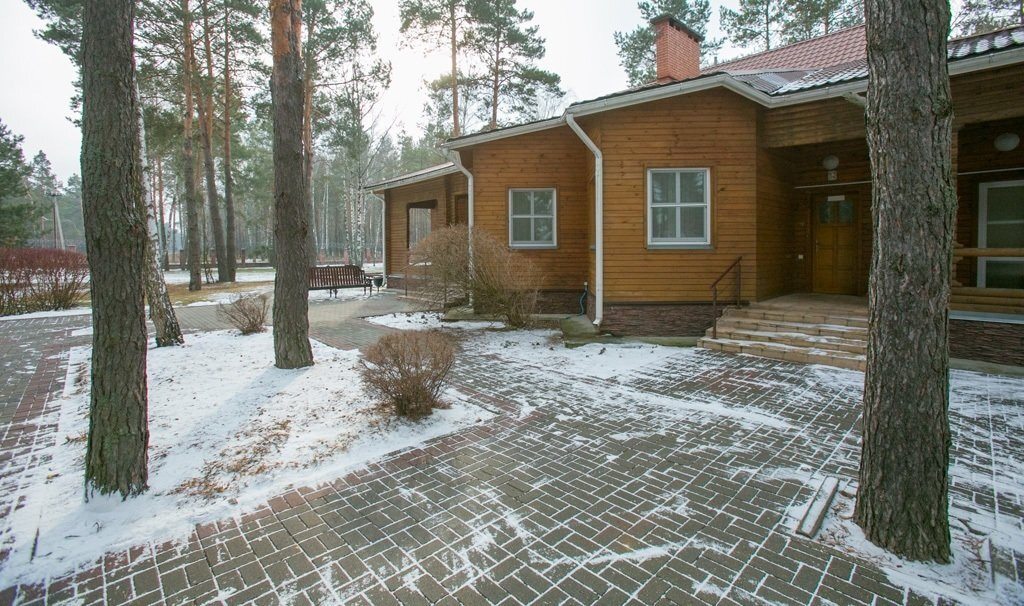 Посмотреть в галерее Люкс 2-комнатный, Главный корпус