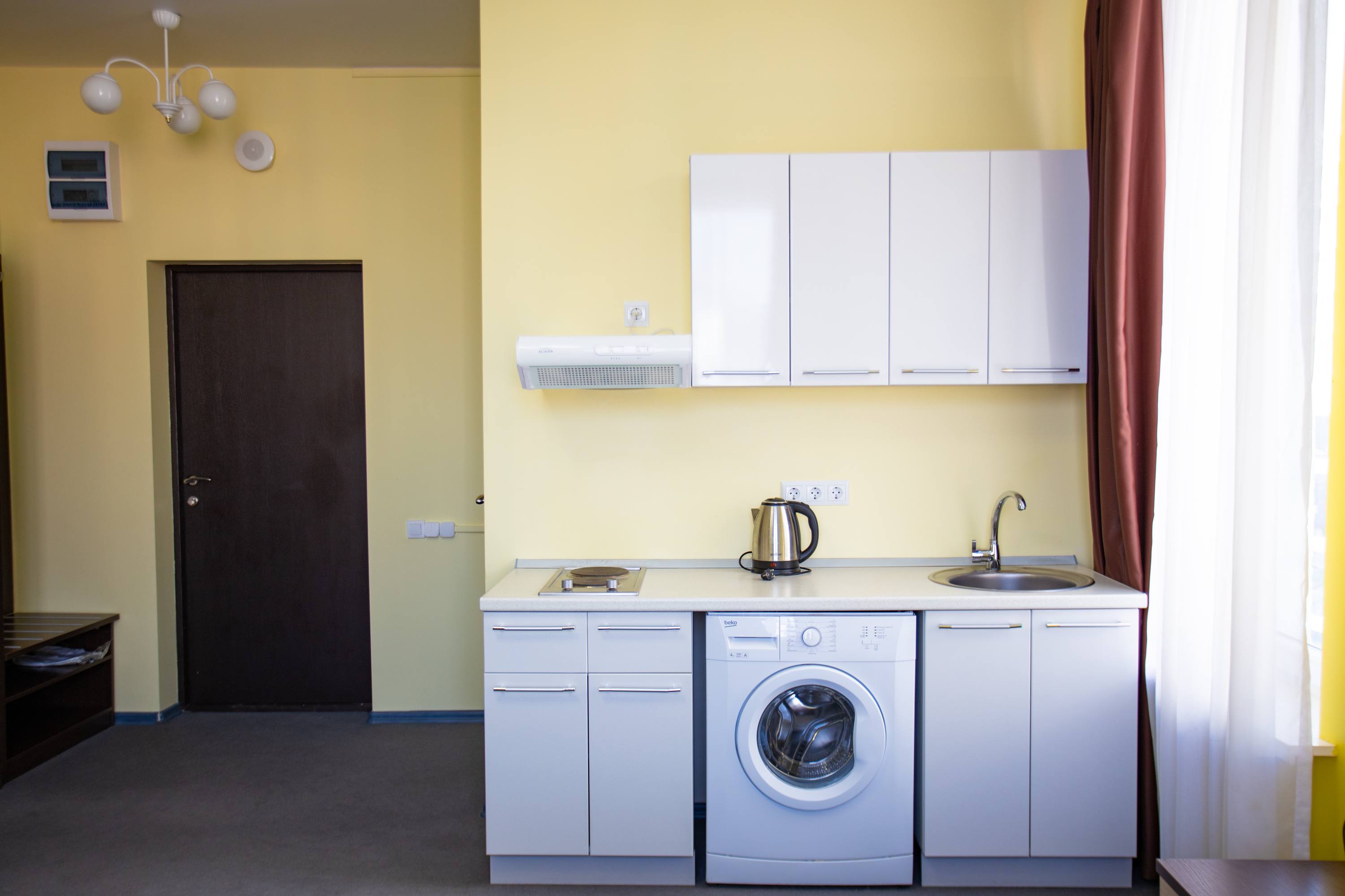 Апартаменты Апартаменты 4-х местные, вид на бассейн/горы (206,306,406,506)