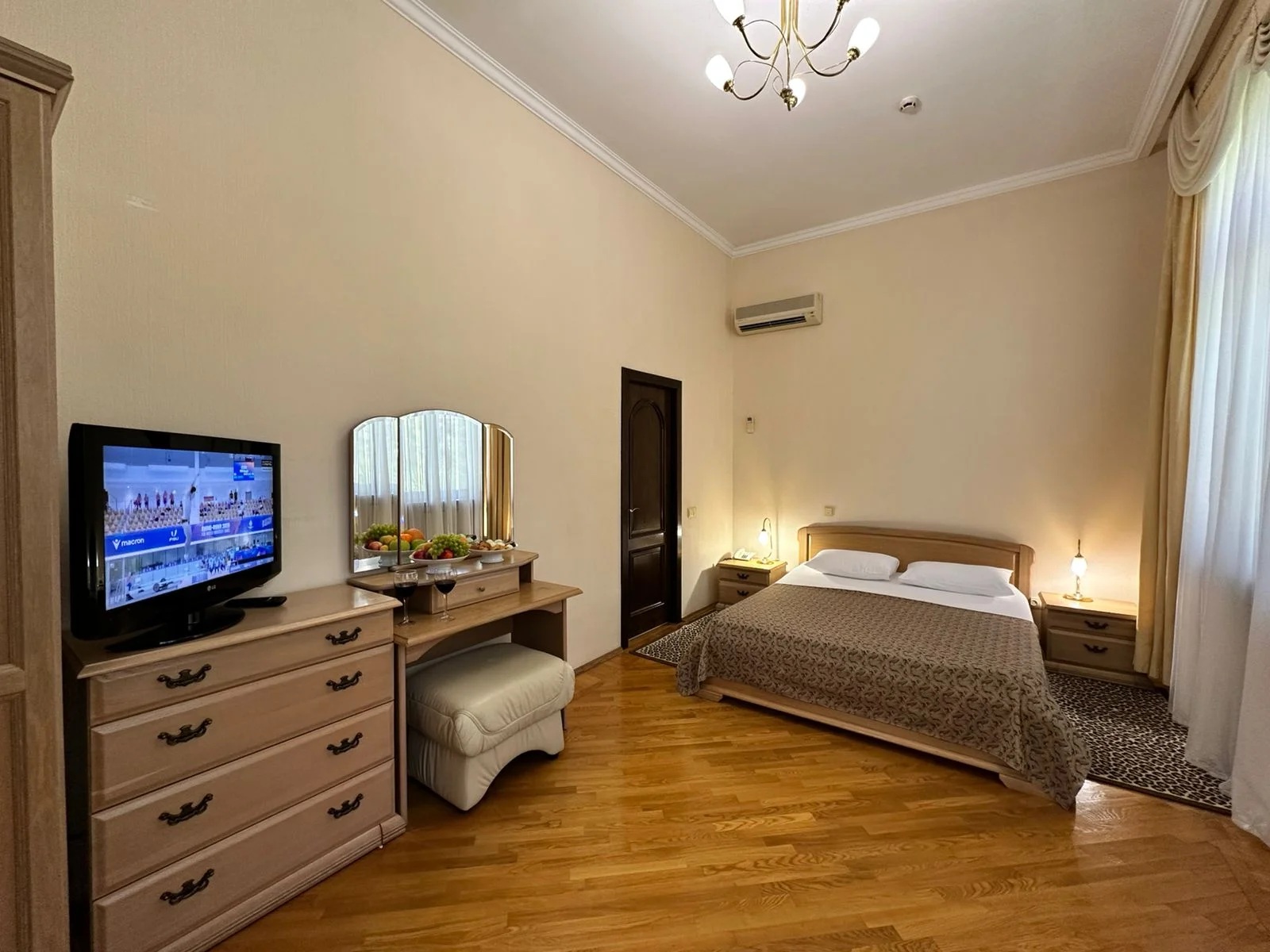 Делюкс, корпус Главный