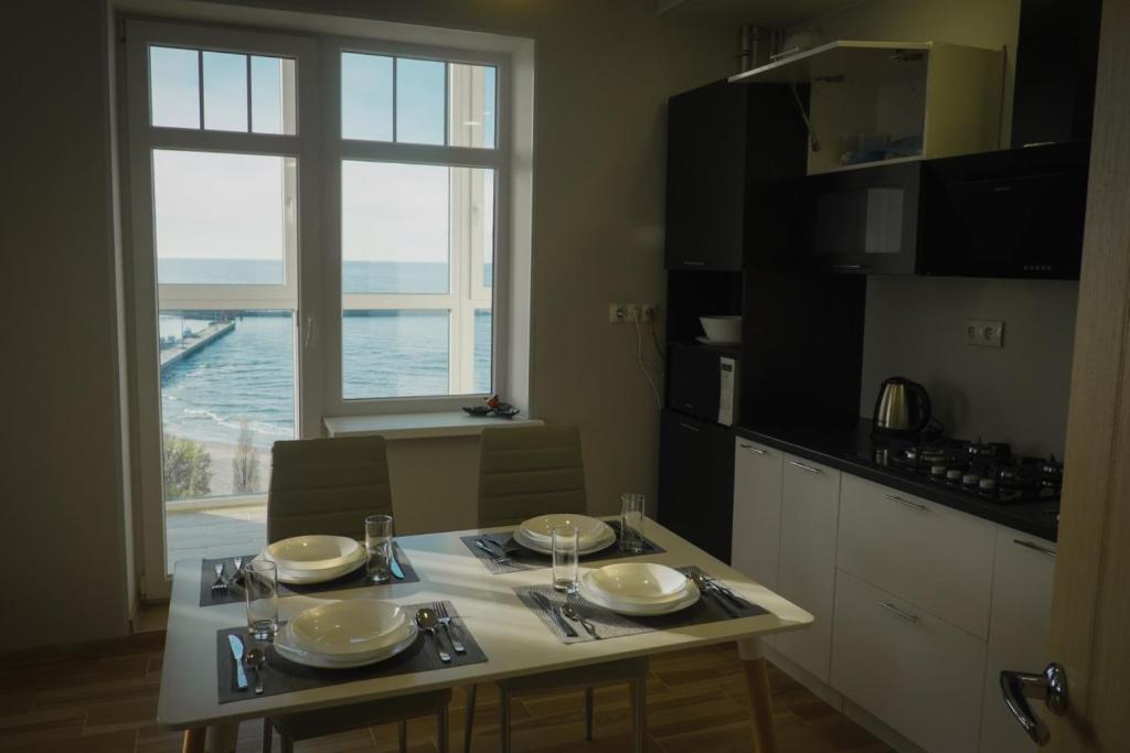 Апартаменты 4-местные с видом на море