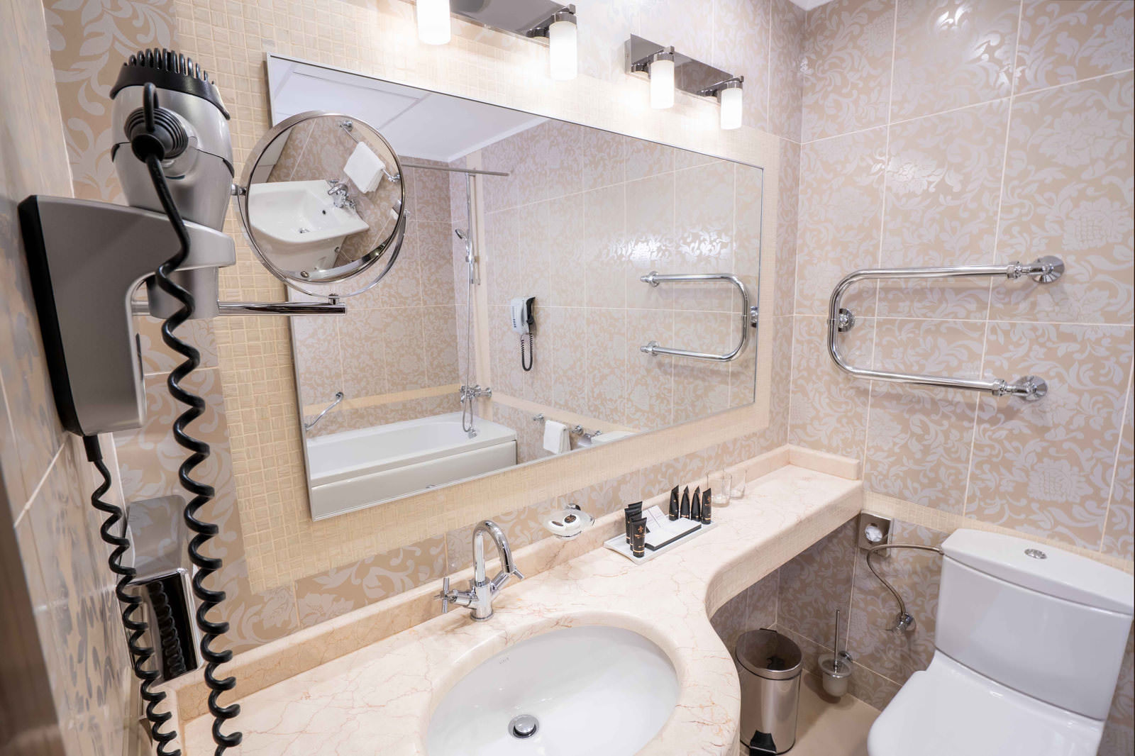 Делюкс Твин Мансарда 2-местный