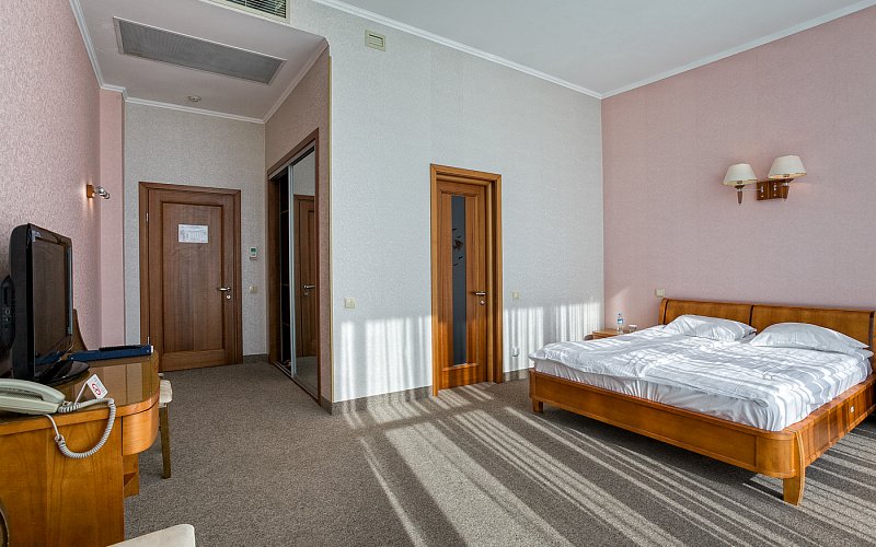 Посмотреть в галерее Economy DBL 2-местный, корпус Парус