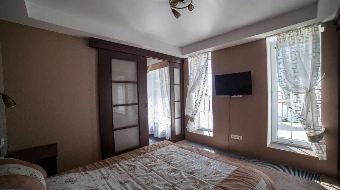 Посмотреть в галерее Люкс 2-местный 2-комнатный корпус 2 (20)