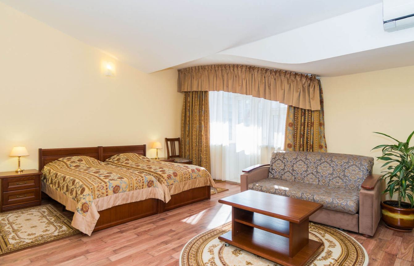 Джуниор сюит 2-местный 1-комнатный с баклконом 4-этаж корпус 1