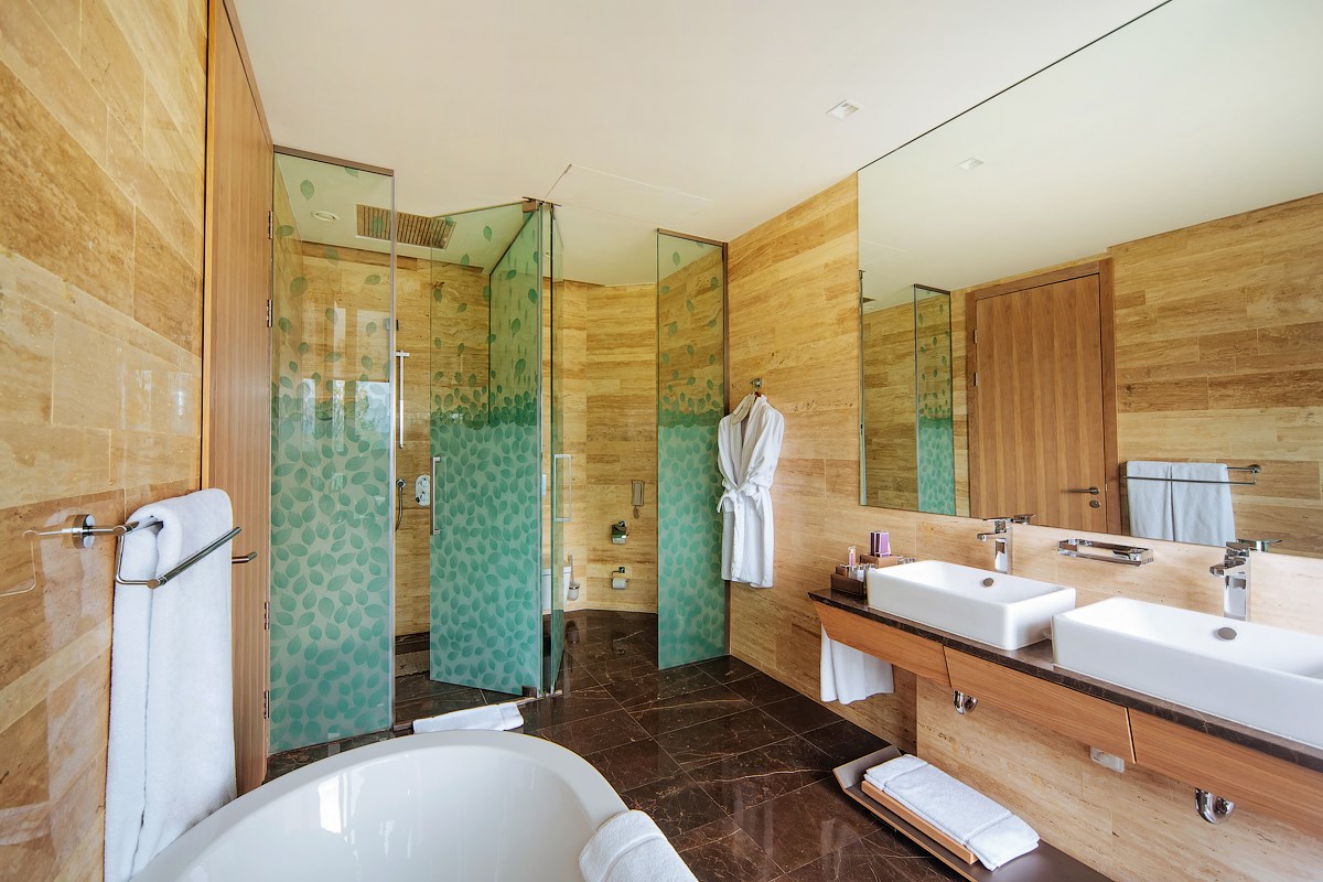 Люкс Королевский 4-местный 3-комнатный