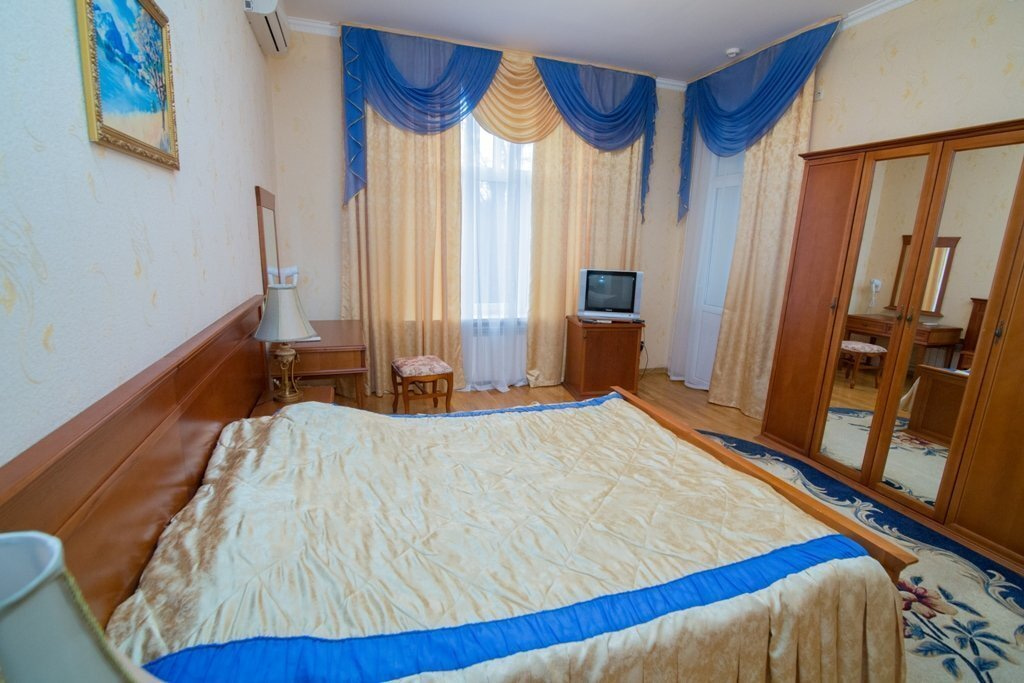 Посмотреть в галерее Люкс 2-комнатный