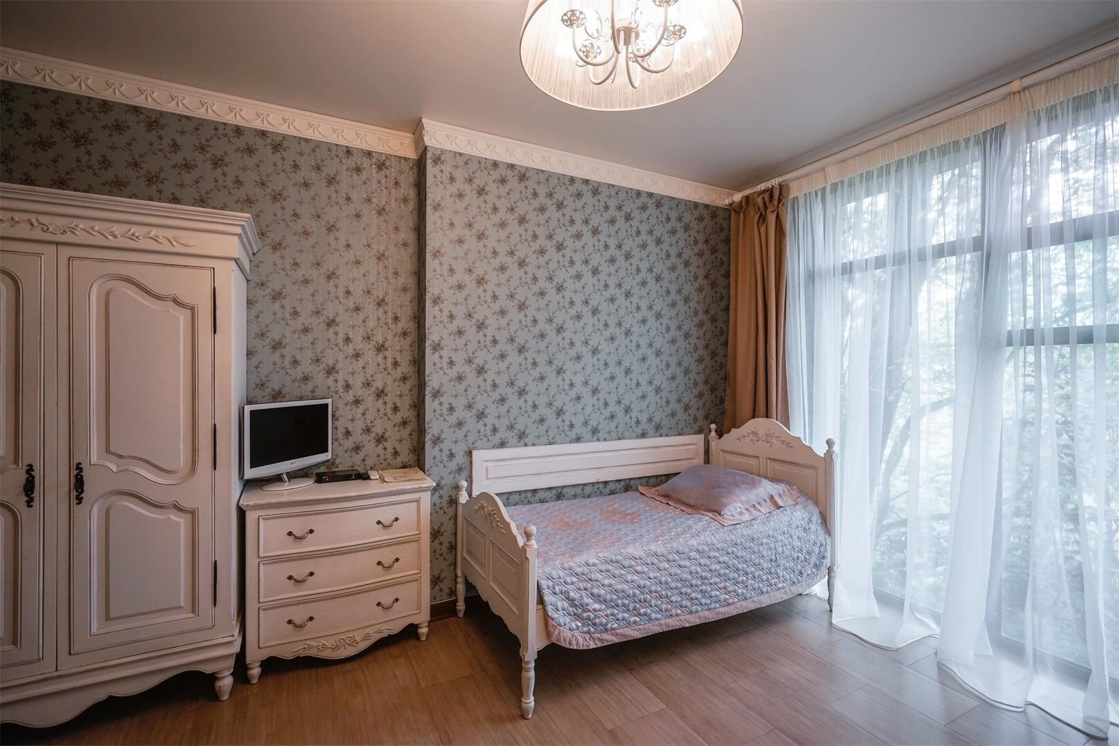 Standart Premium Blue, Main Building