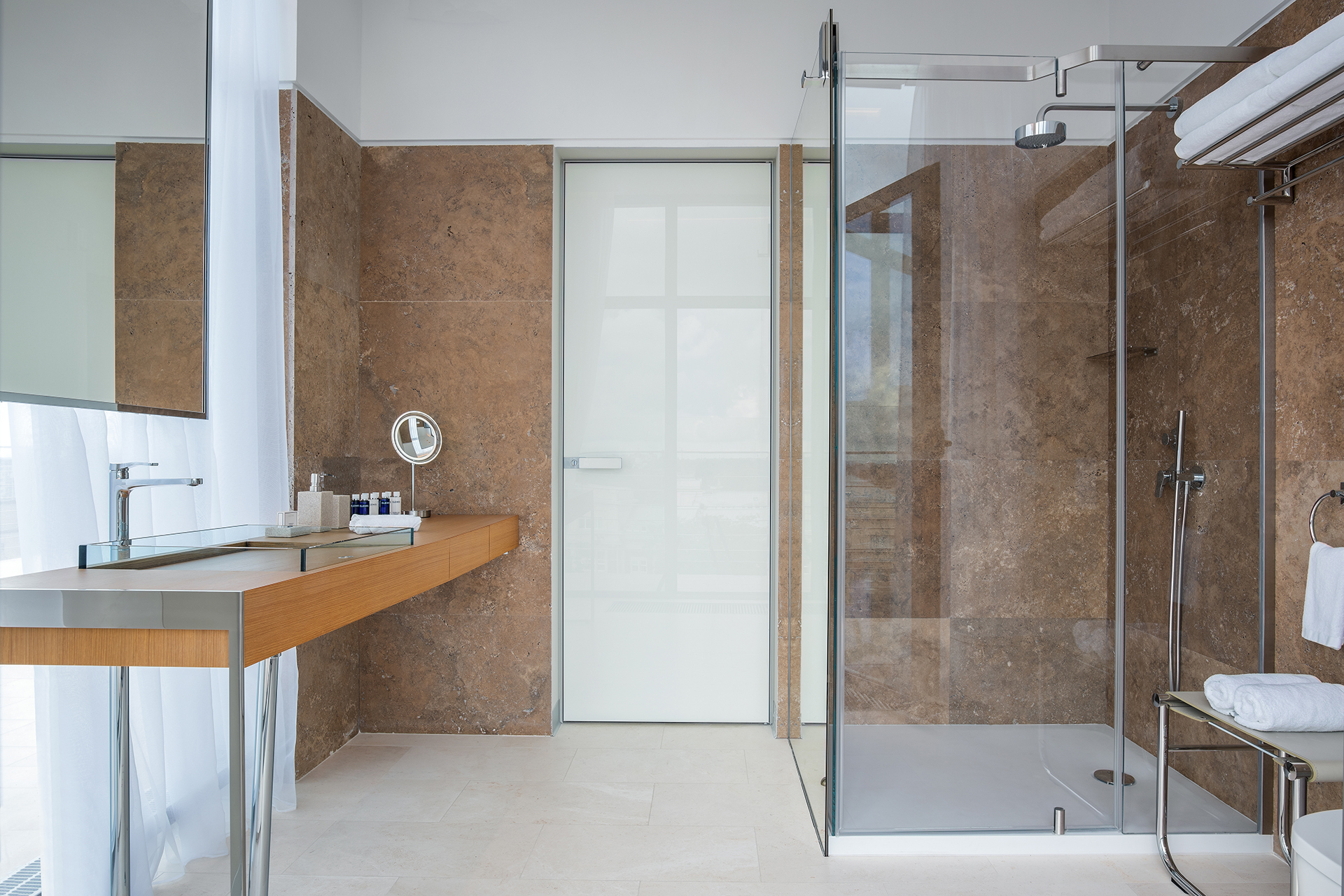 Посмотреть в галерее Suite Royal 6-местный 4-комнатный