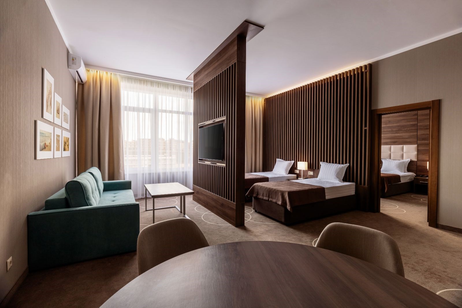 Посмотреть в галерее Executive Suite 4-местный 2-комнатный