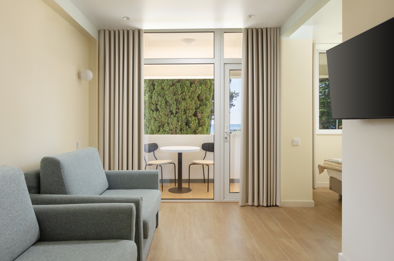 Джуниор сюит 2-местный 1-комнатный с балконом