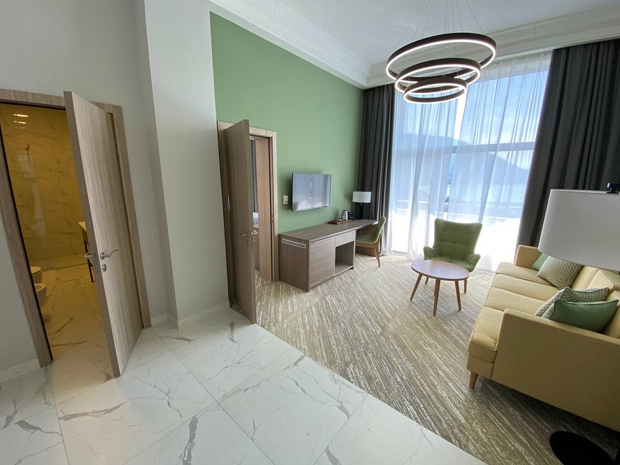 Посмотреть в галерее Lux 2-местный 2-комнатный Gagra/Sea view два балкона