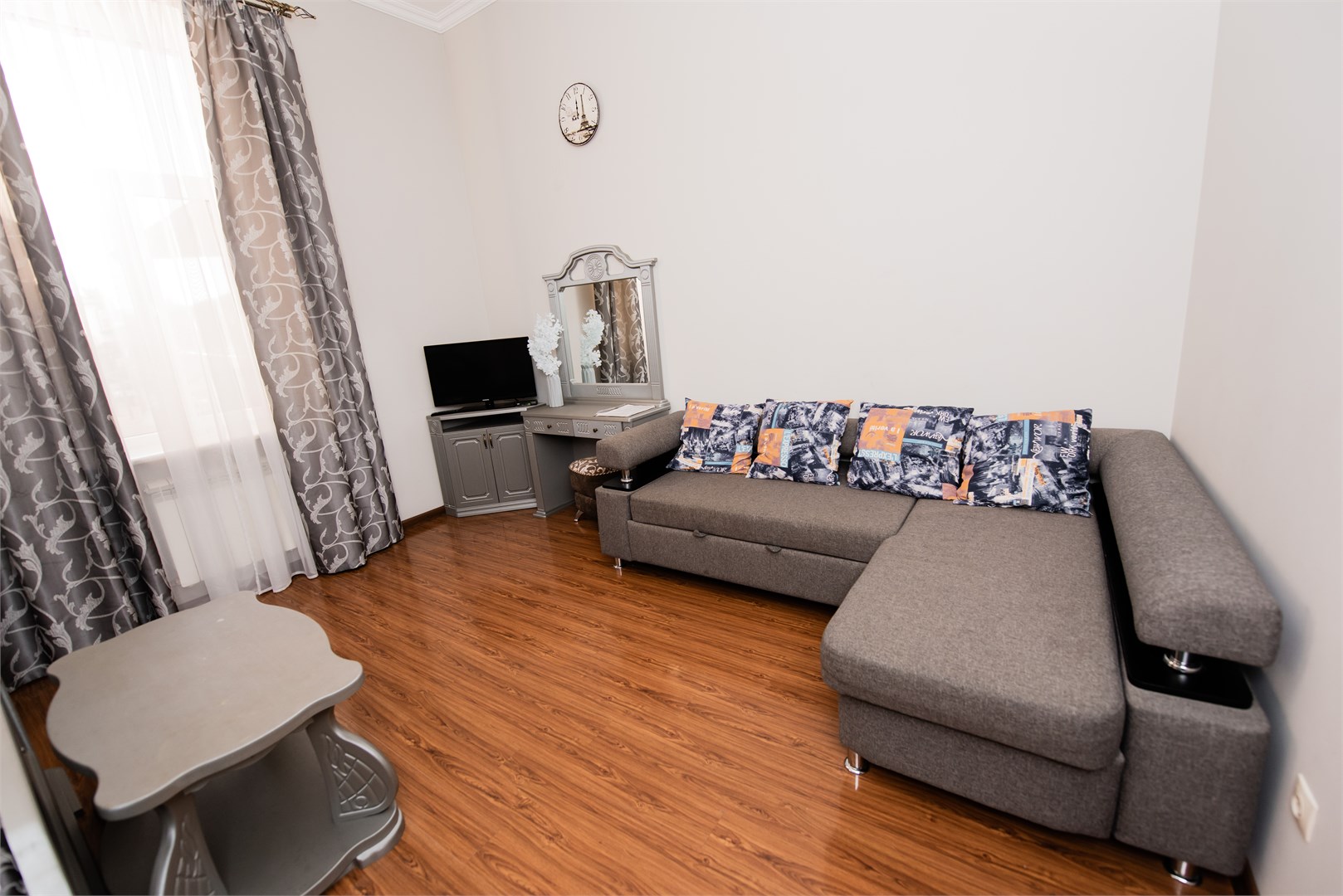 Студия 1 комнатная  студия