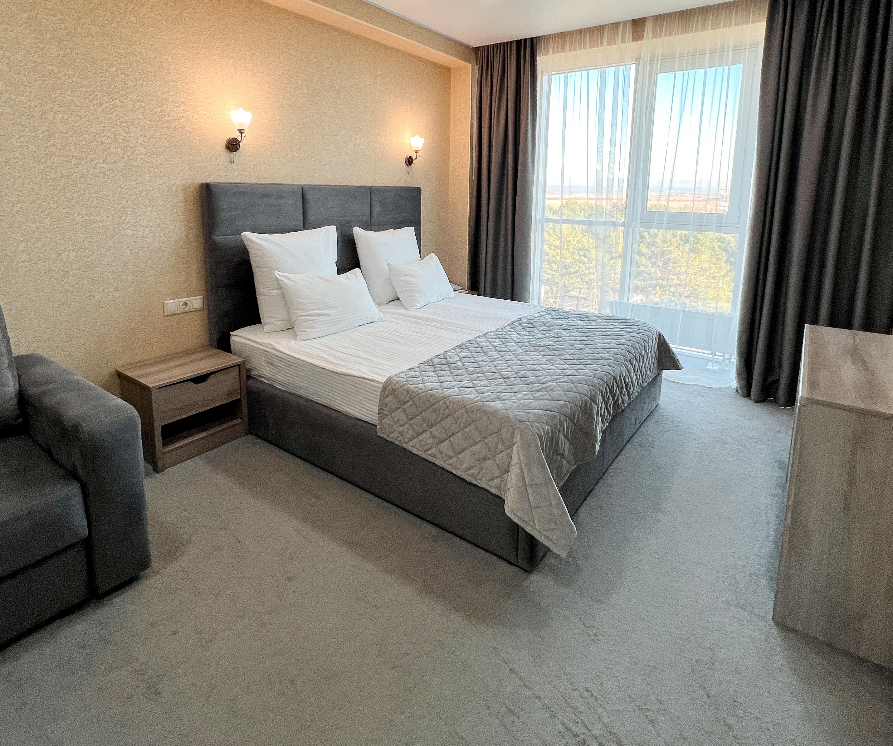 Посмотреть в галерее Suite 2-местный 2-комнатный