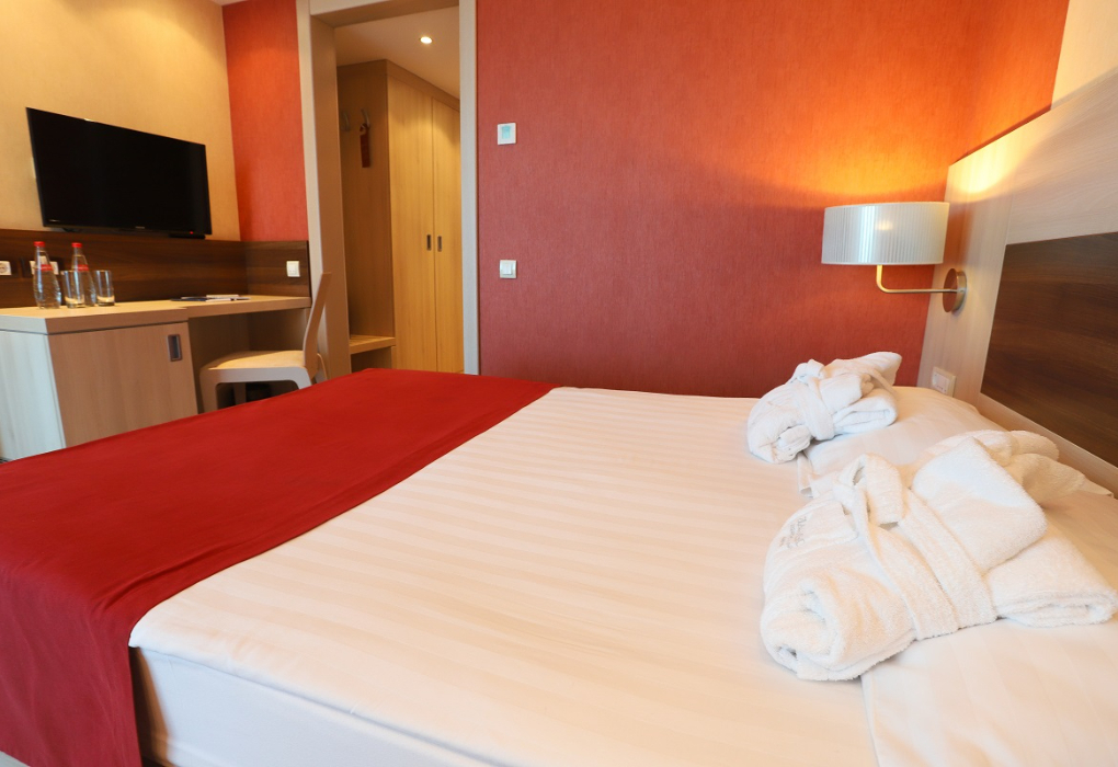 2-мест. станд. с двусп. кроватью (вид на море)