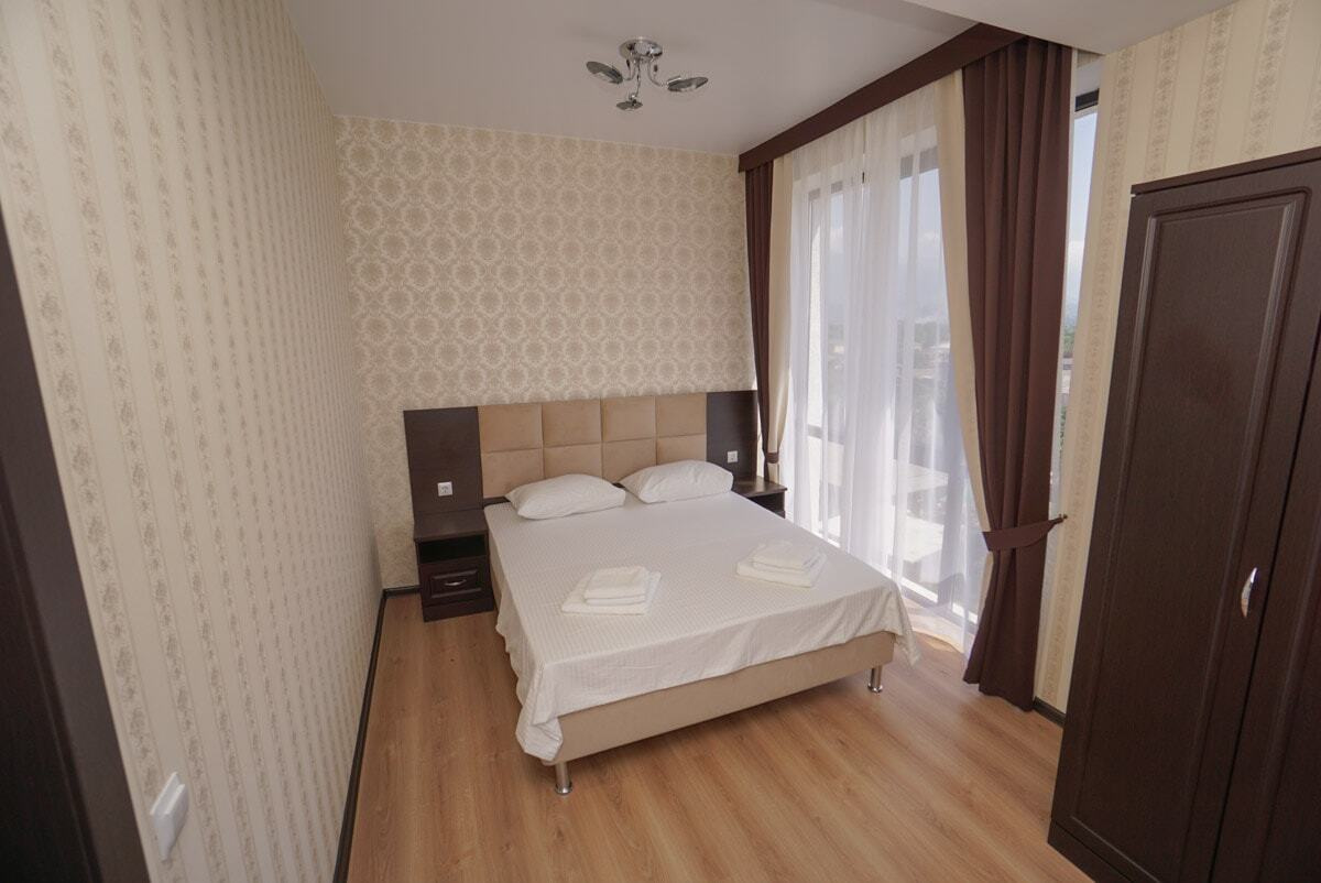 Посмотреть в галерее Люкс, главный корпус, категория