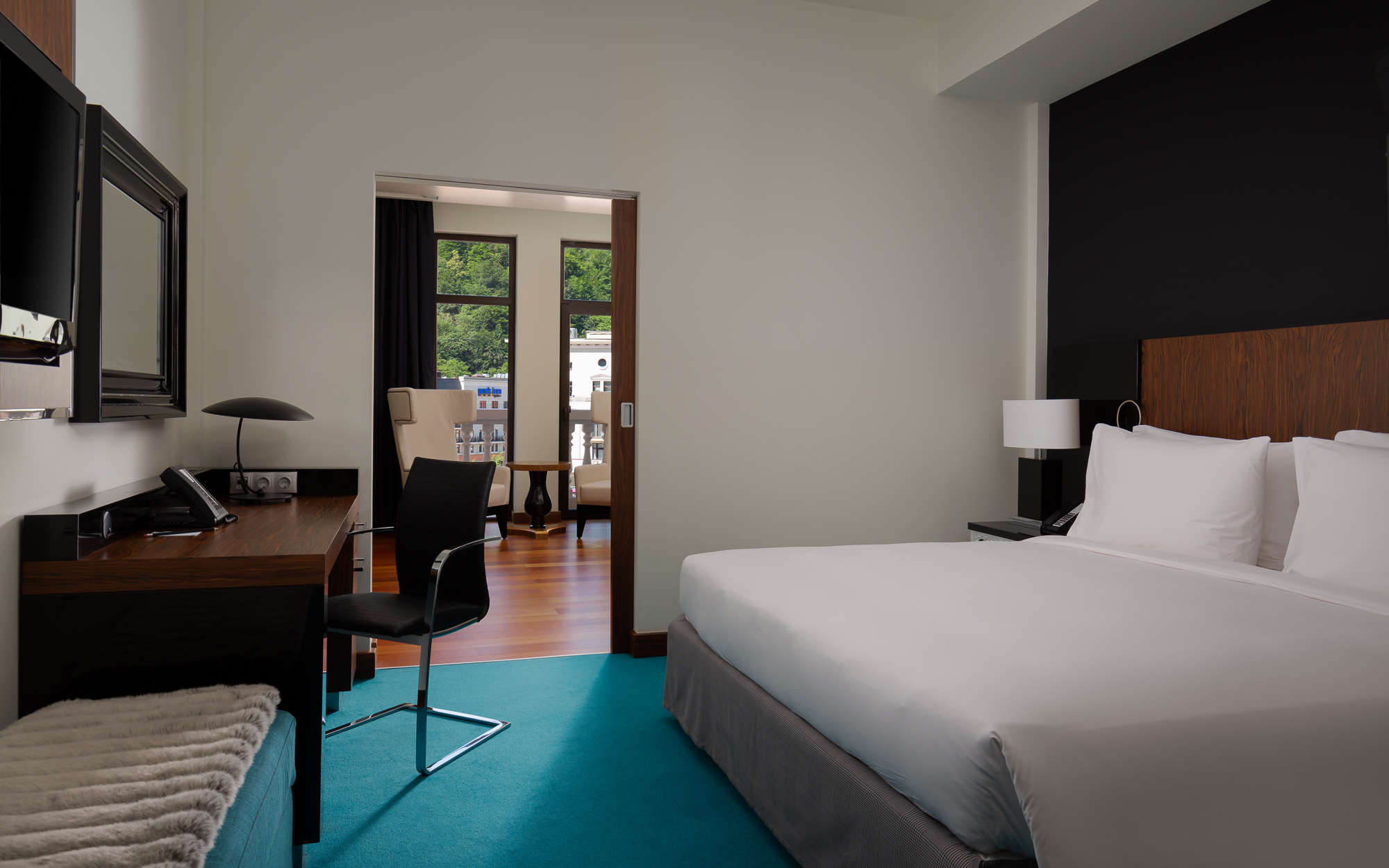 Полулюкс 2-местный с балконом с видом на площадь