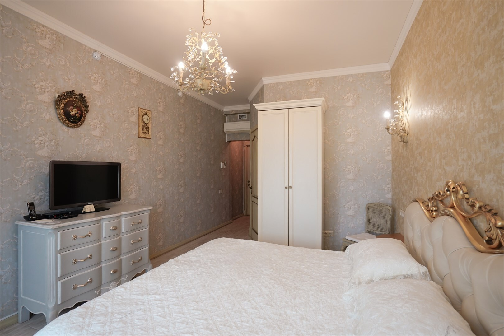 Standart Premium Gold, Main Building