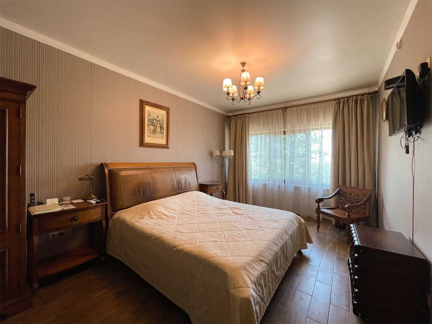 Standart Premium Business, Main Building