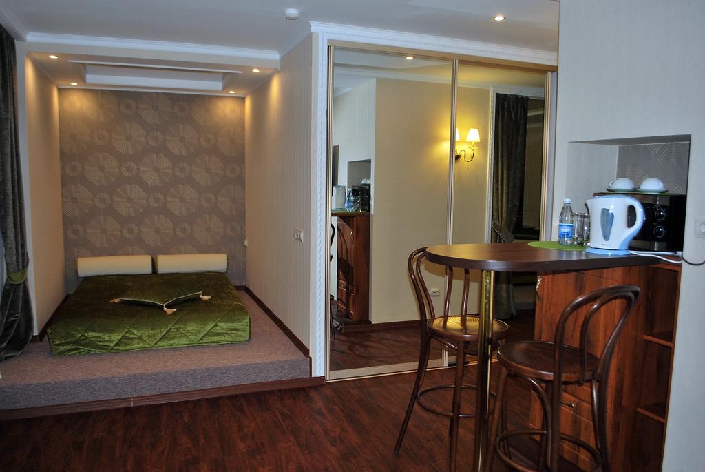 Полулюкс 4-местный 2-комнатный №10