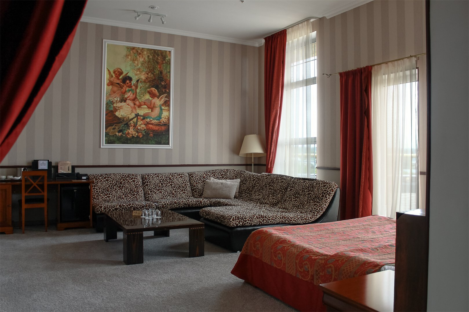 Посмотреть в галерее Luxe balcony