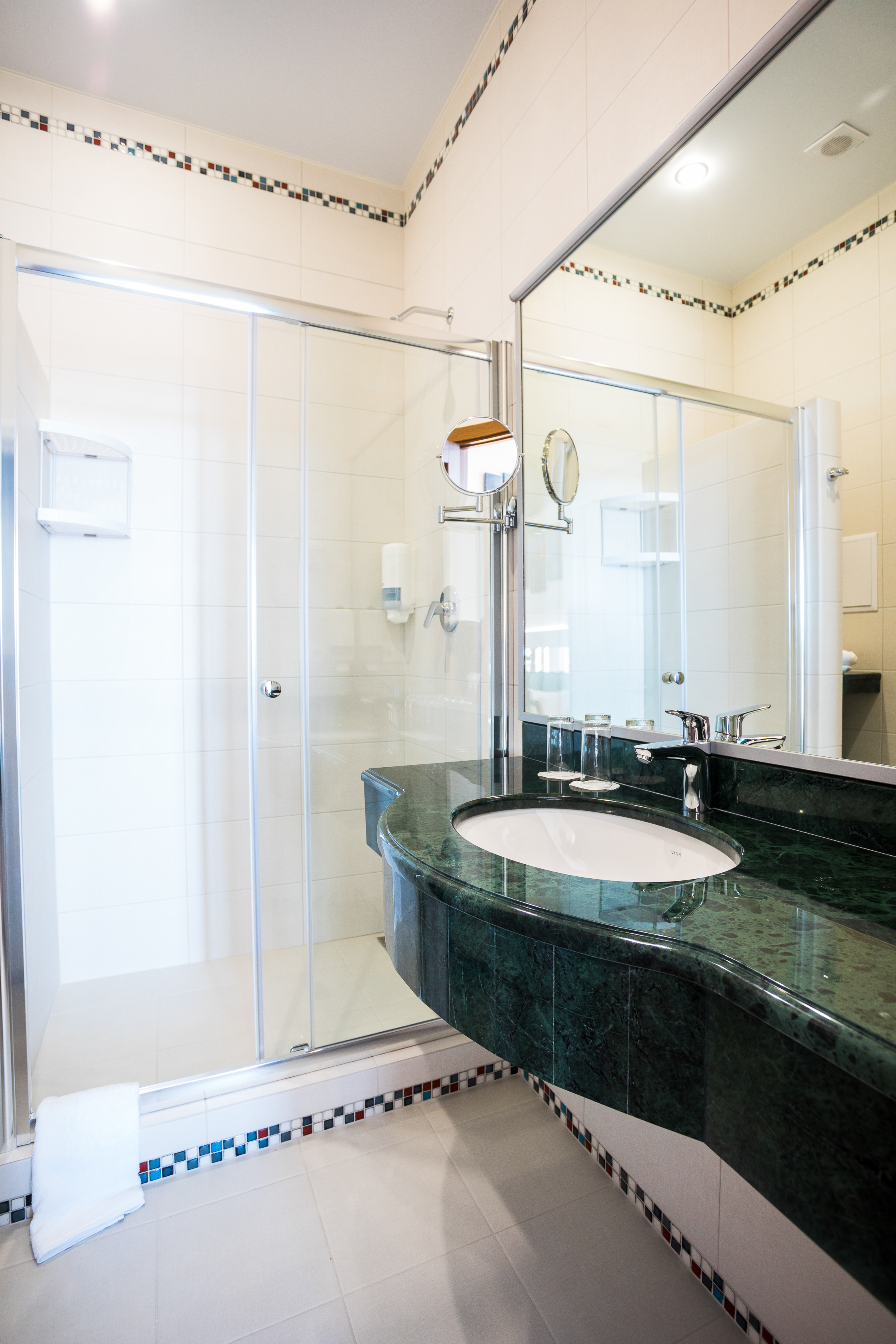 Полулюкс 2-местный с видом на море корпус А