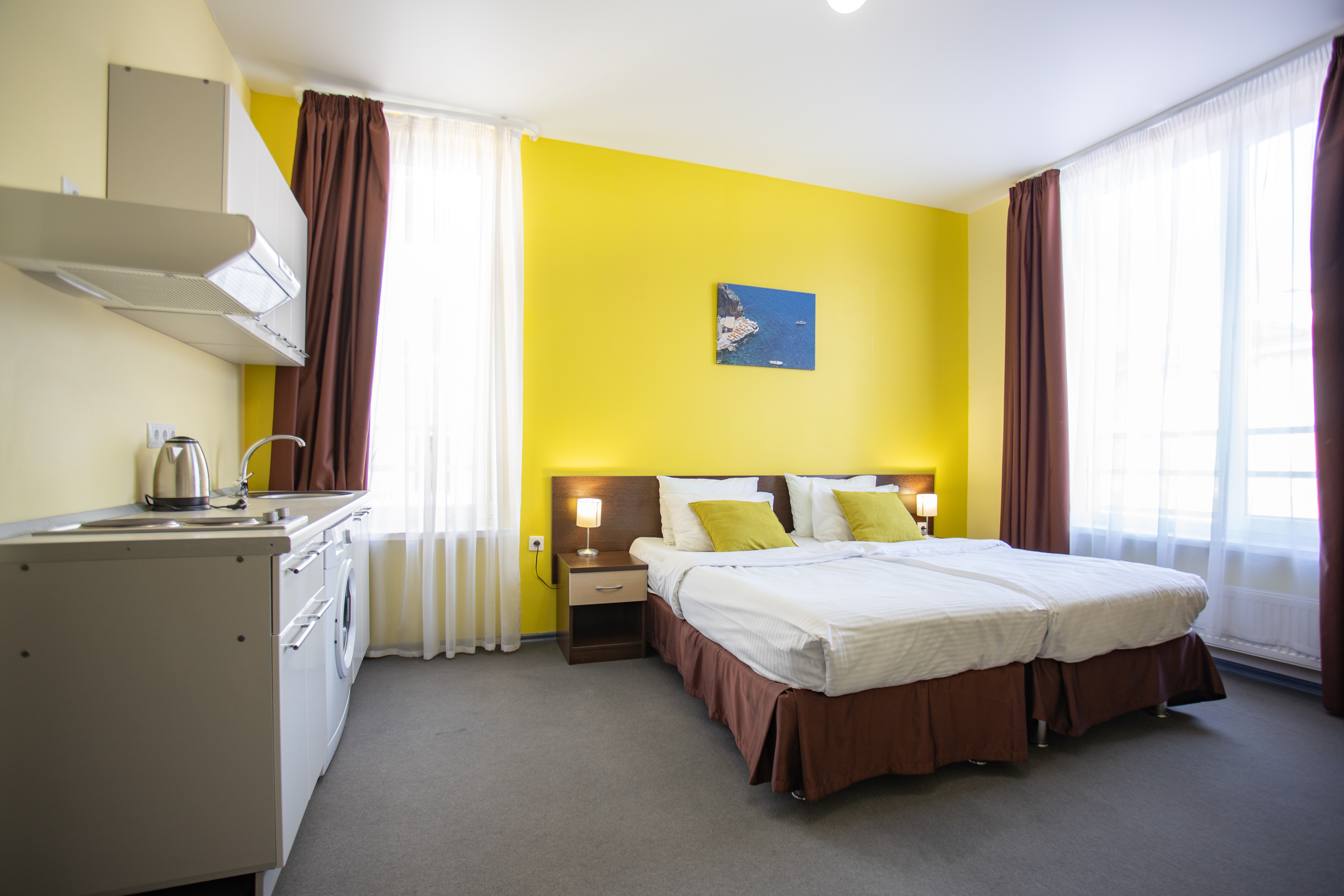 Апартаменты Апартаменты 4-х местные, вид на бассейн/горы (206,306,406,506)