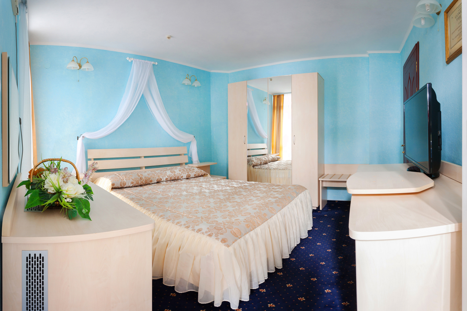 Посмотреть в галерее Deluxe 2-местный,2-комнатный(1-4 этажи)