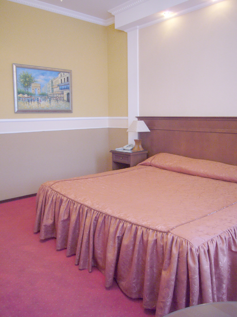 Стандартный 2 местный ДАБЛ 3-этаж (французская кровать)