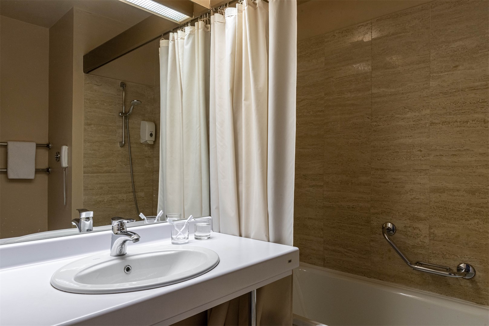 Полулюкс 2-местный 