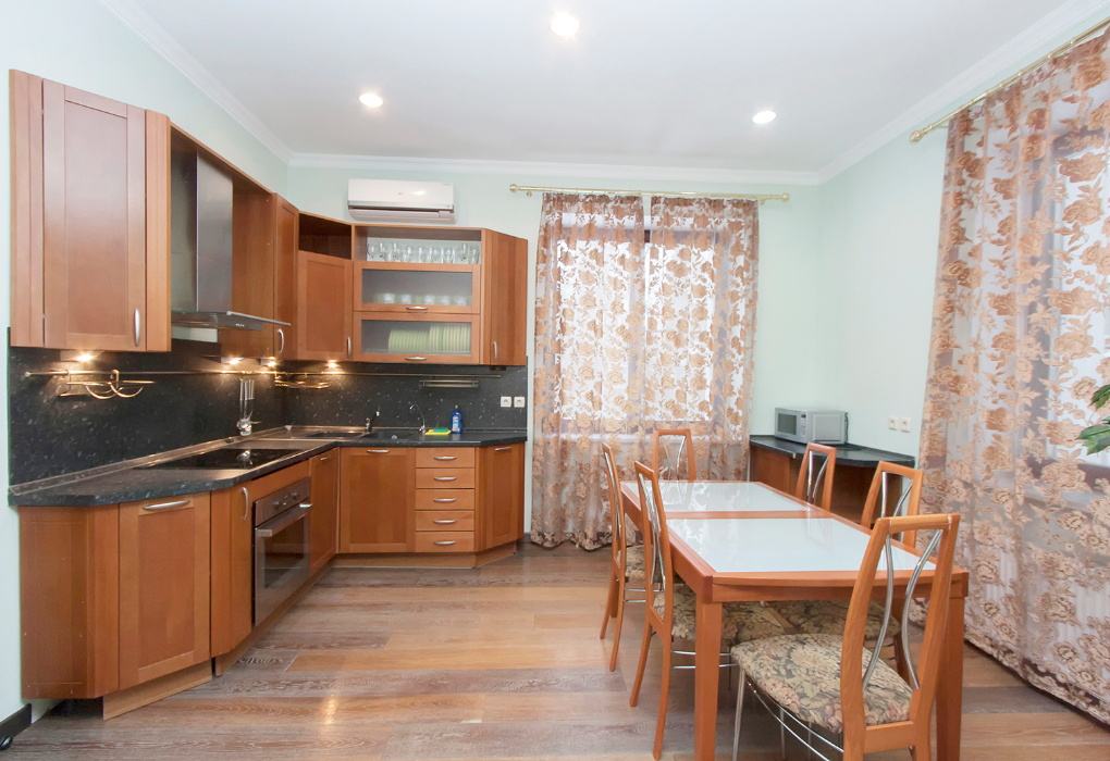 2-мест.(разм. в 8-мест.) коттедж №1