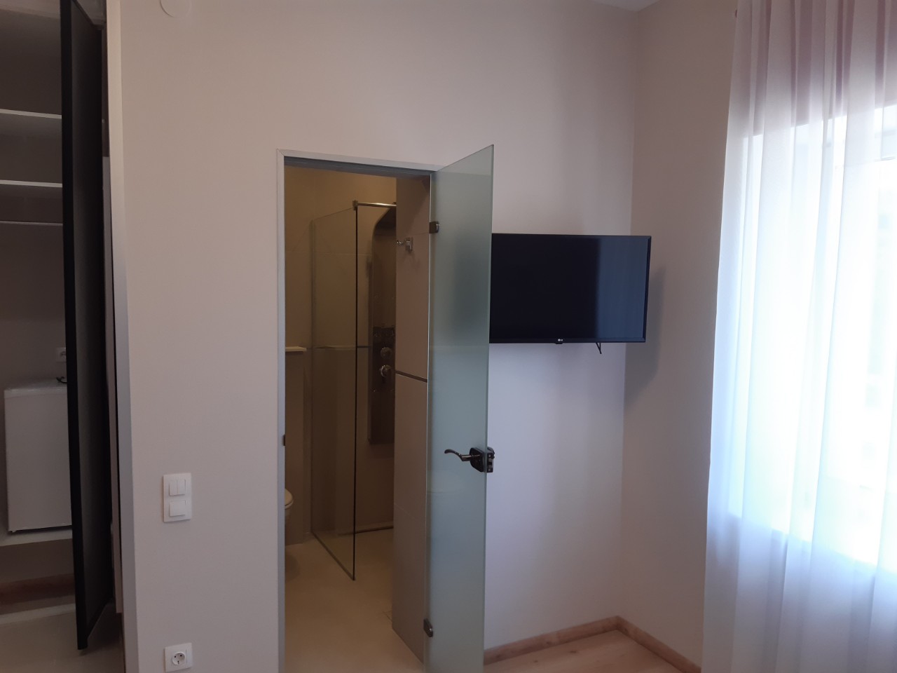 Посмотреть в галерее Комфорт+ 2-местный Твин Комфорт+ корпус 1 (4 этаж)