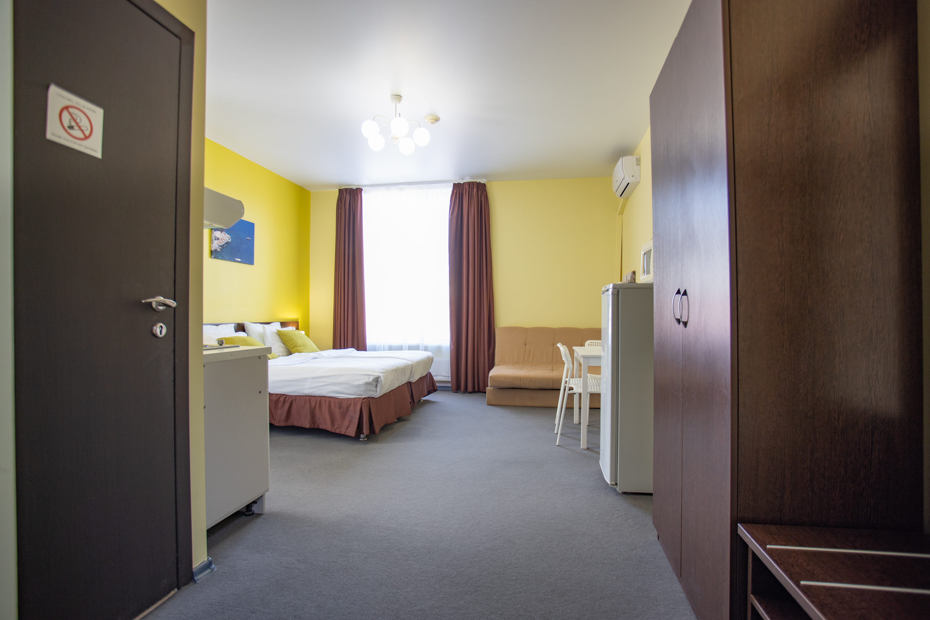 Апартаменты Апартаменты 4-х местные, вид на бассейн/горы (206,306,406,506)