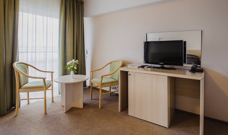 Стандартный 2-местный DBL у бассейна